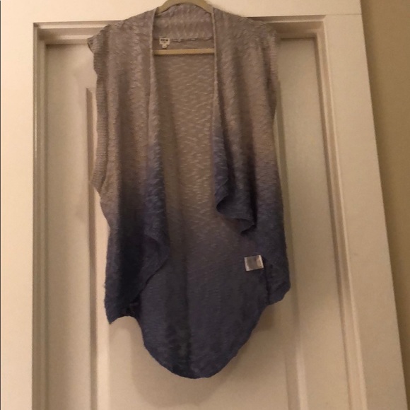 Ombré Vest - Picture 1 of 3